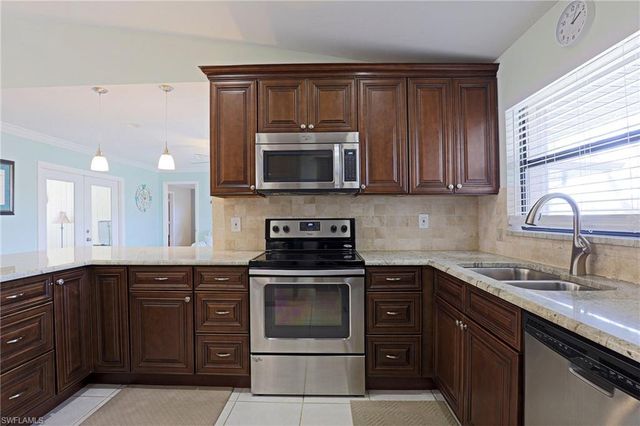 3739 SE 3rd PL, Cape Coral, FL 33904