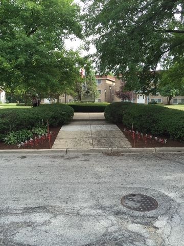 1160 W 18th Street 1W, Broadview, IL 60155