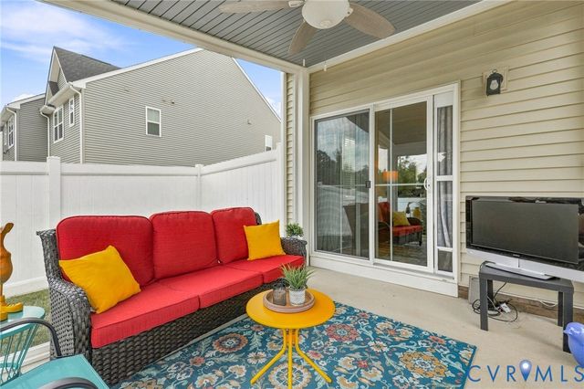 10877 Genito Square Dr, Midlothian, VA 23112