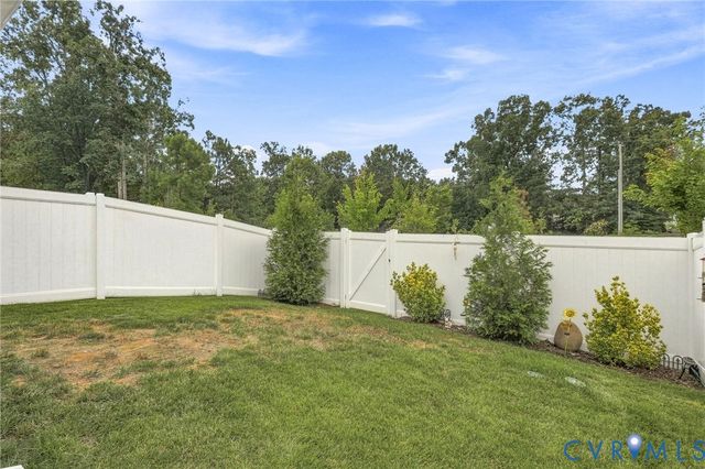 10877 Genito Square Dr, Midlothian, VA 23112