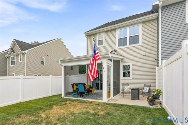 10877 Genito Square Dr, Midlothian, VA 23112