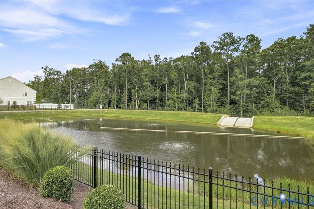 10877 Genito Square Dr, Midlothian, VA 23112