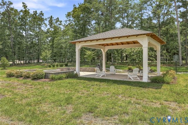 10877 Genito Square Dr, Midlothian, VA 23112