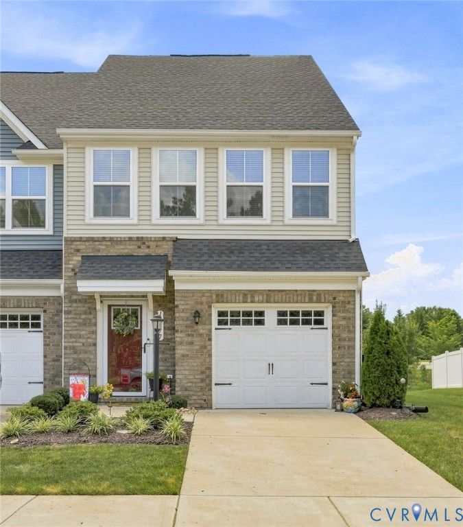10877 Genito Square Dr, Midlothian, VA 23112