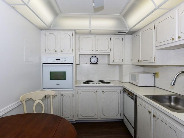 3450 S Ocean Boulevard 827, Palm Beach, FL 33480