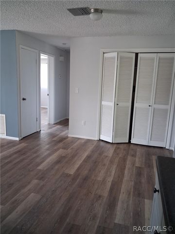 2109 W Howard Place, Citrus Springs, FL 34434