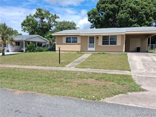 2109 W Howard Place, Citrus Springs, FL 34434