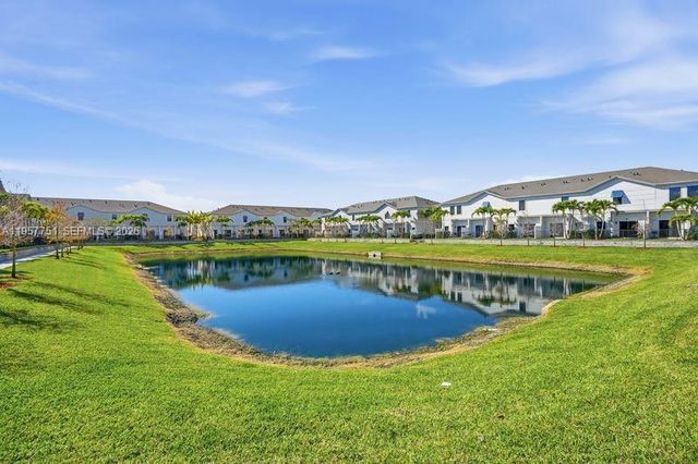 816 NW 3rd Ter 818, Pompano Beach, FL 33060