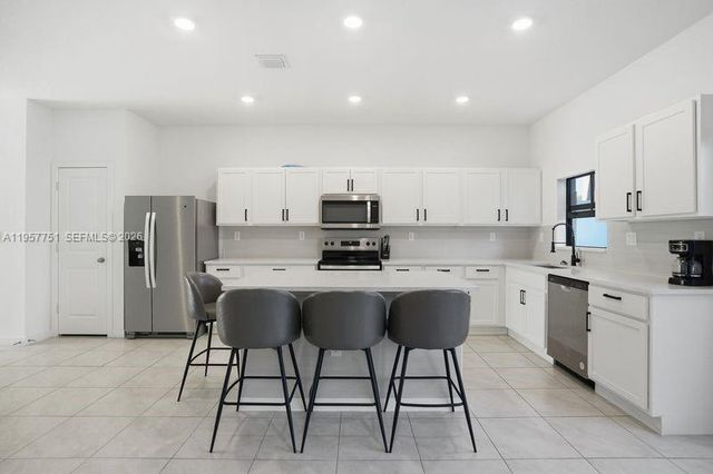 816 NW 3rd Ter 818, Pompano Beach, FL 33060