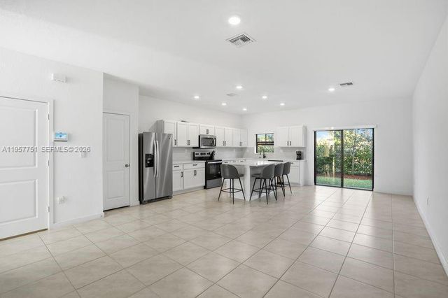 816 NW 3rd Ter 818, Pompano Beach, FL 33060