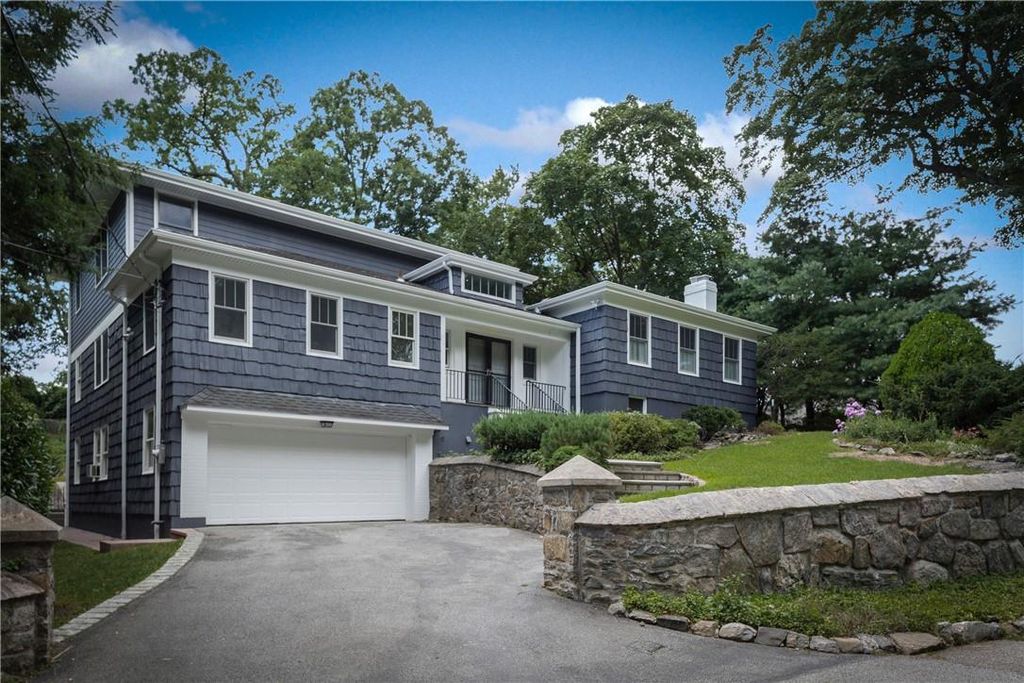 2 Locust Lane, Bronxville, NY 10708