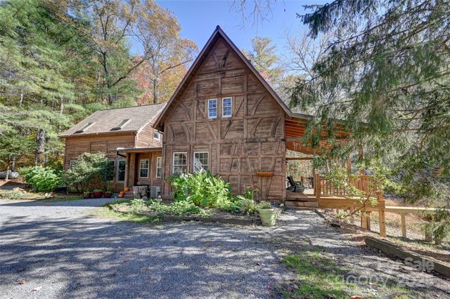 24 Wood Lake Drive, Fairview, NC 28730