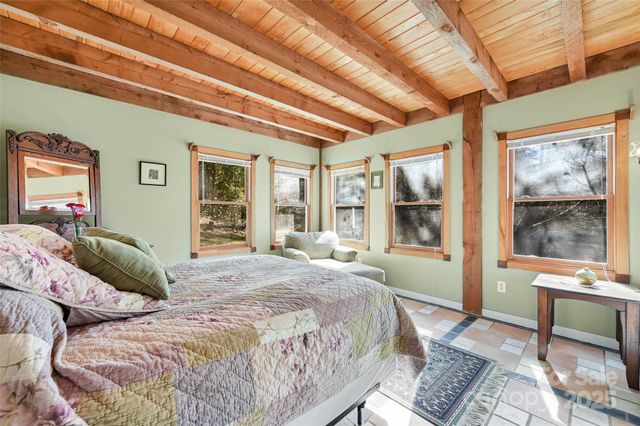 24 Wood Lake Drive, Fairview, NC 28730