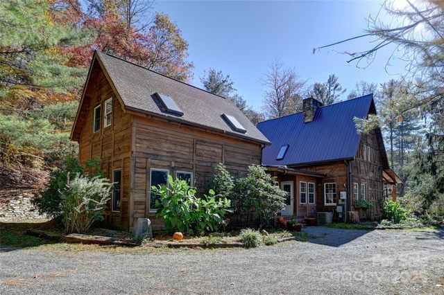 24 Wood Lake Drive, Fairview, NC 28730