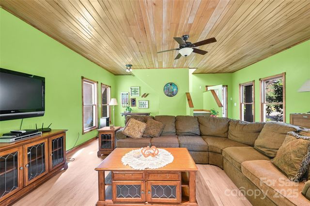 24 Wood Lake Drive, Fairview, NC 28730