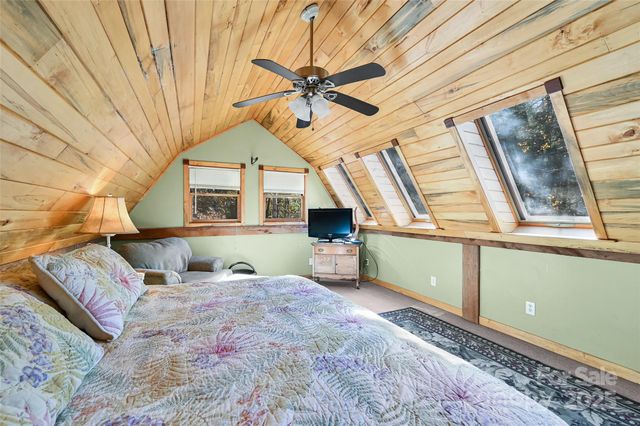 24 Wood Lake Drive, Fairview, NC 28730