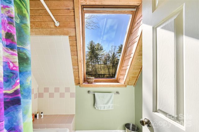 24 Wood Lake Drive, Fairview, NC 28730