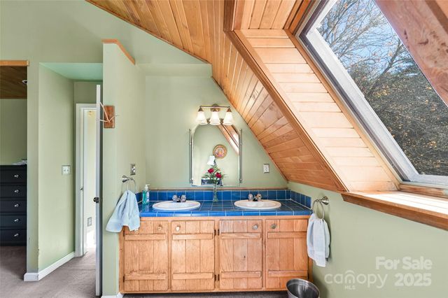 24 Wood Lake Drive, Fairview, NC 28730