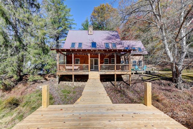 24 Wood Lake Drive, Fairview, NC 28730