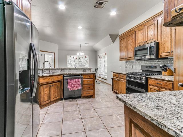 7824 Bobwhite Trail, Jones, OK 73049