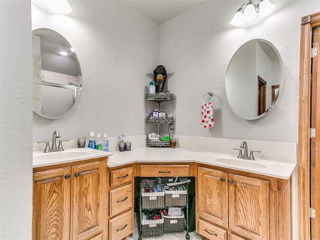 7824 Bobwhite Trail, Jones, OK 73049