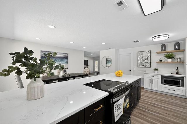 422 S HAWTHORN CIRCLE, Winter Springs, FL 32708