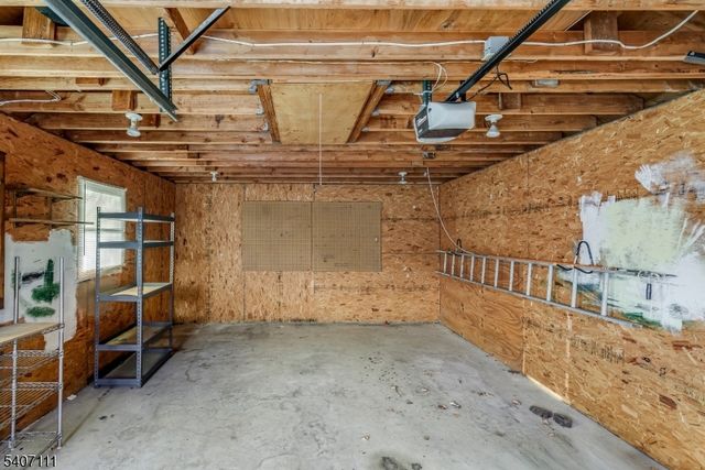 32 Mason Ave, Newton Town, NJ 07860