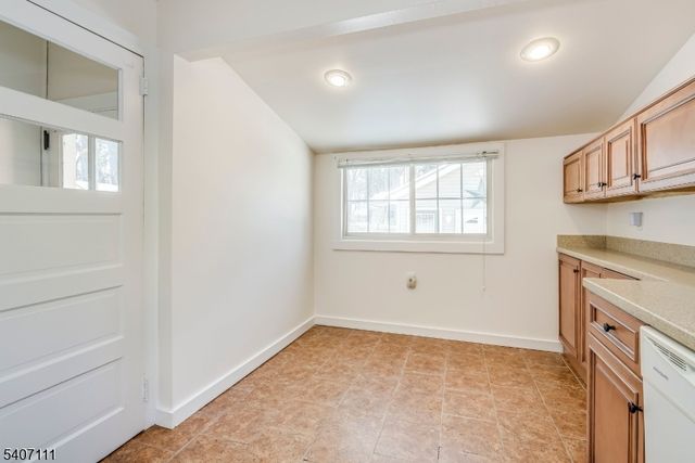 32 Mason Ave, Newton Town, NJ 07860