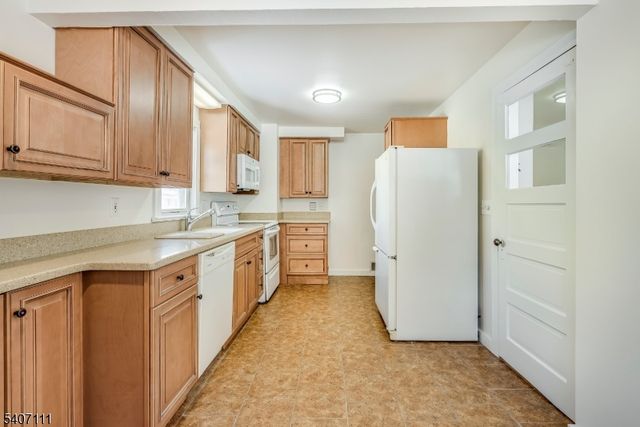 32 Mason Ave, Newton Town, NJ 07860