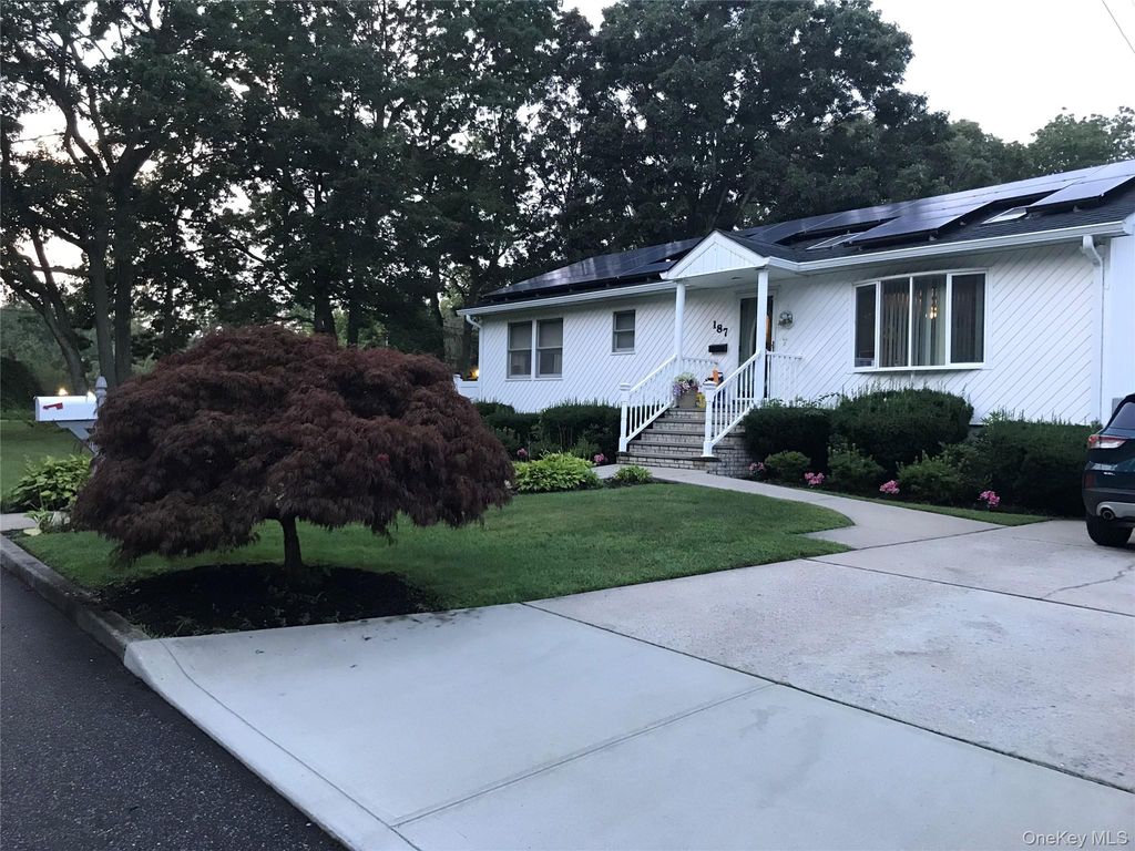 187 N 28th Street, Wyandanch, NY 11798 — photo 2