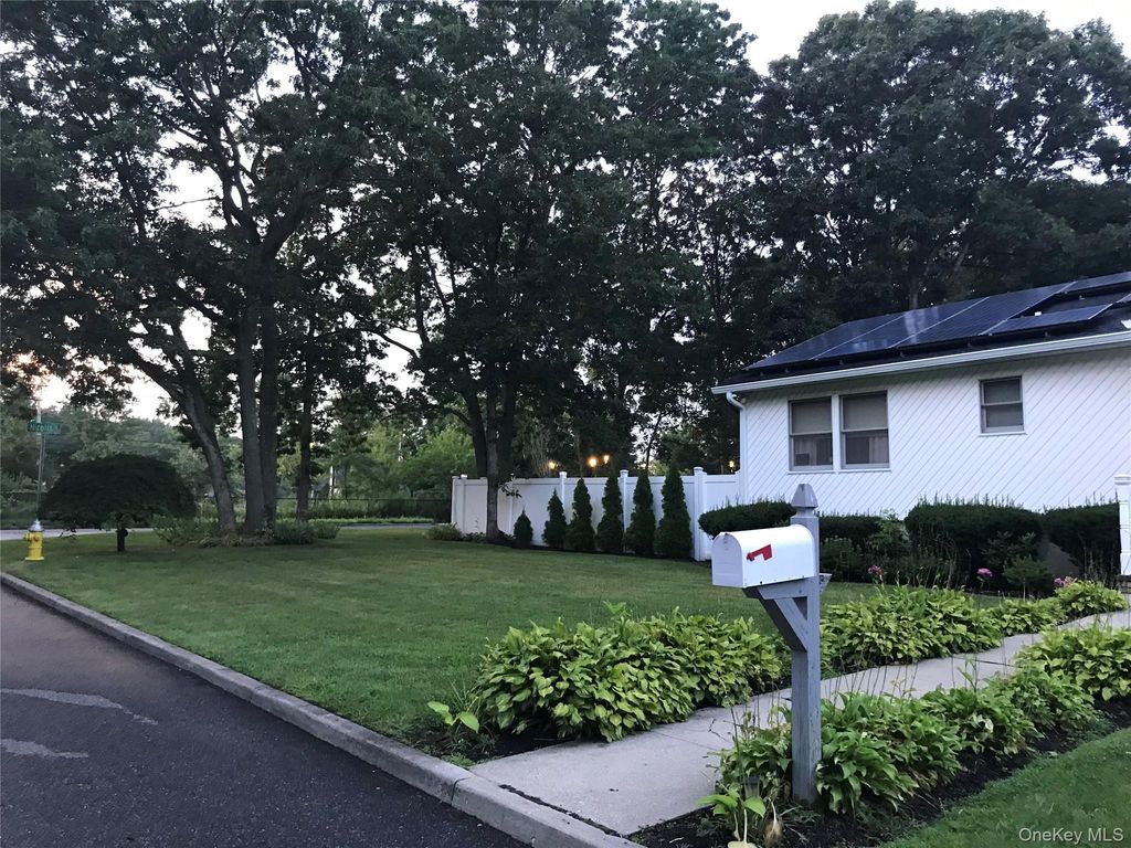 187 N 28th Street, Wyandanch, NY 11798 — photo 3