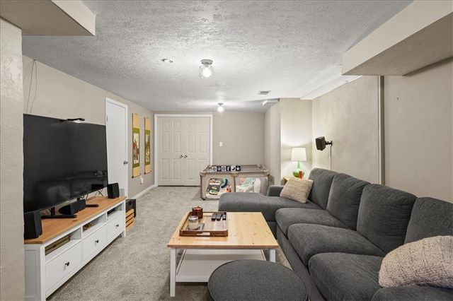 5431 Dearborn Street, Mission, KS 66202