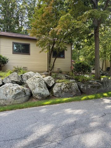 7 Ironwood Drive, Highland Mills, NY 10930