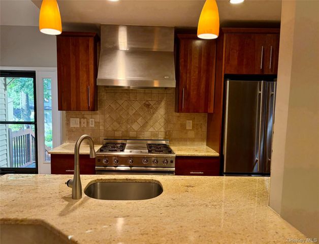 7 Ironwood Drive, Highland Mills, NY 10930