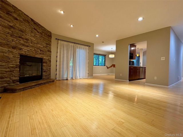 7 Ironwood Drive, Highland Mills, NY 10930