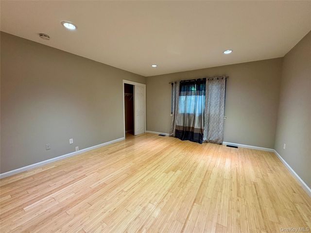 7 Ironwood Drive, Highland Mills, NY 10930