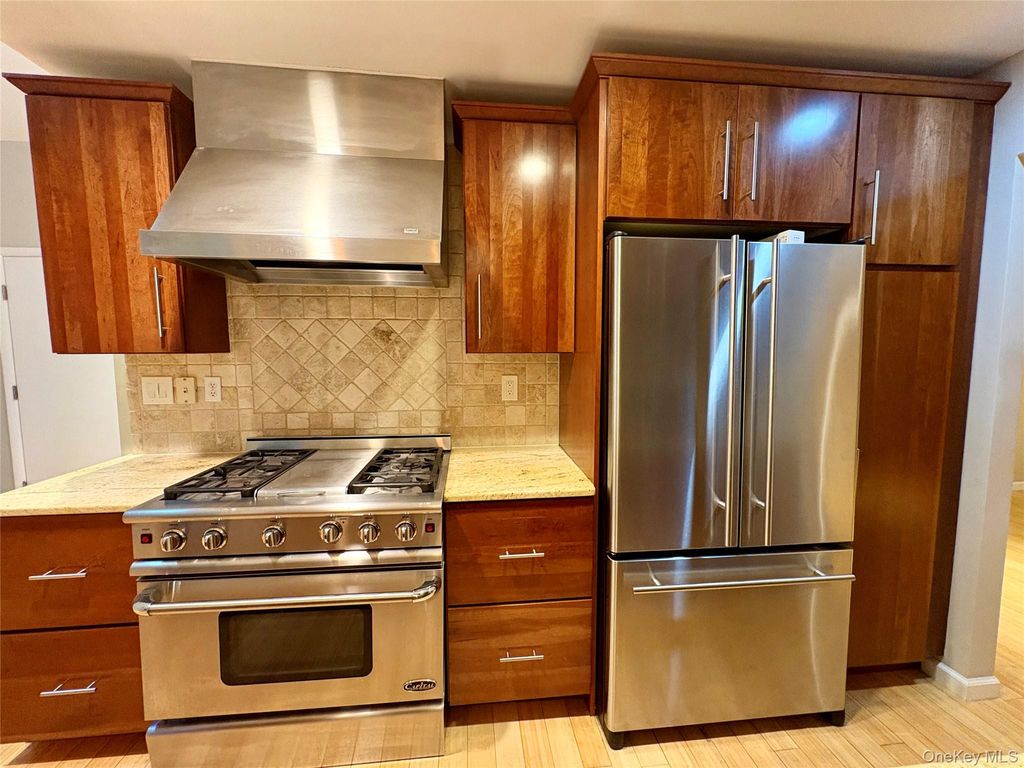 7 Ironwood Drive, Highland Mills, NY 10930 — photo 3