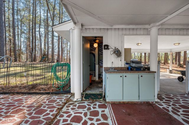 447 Burrow Lane, Cotton Valley, LA 71018