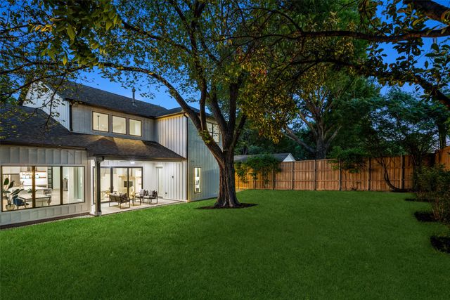 8749 Rexford, Dallas, TX 75209