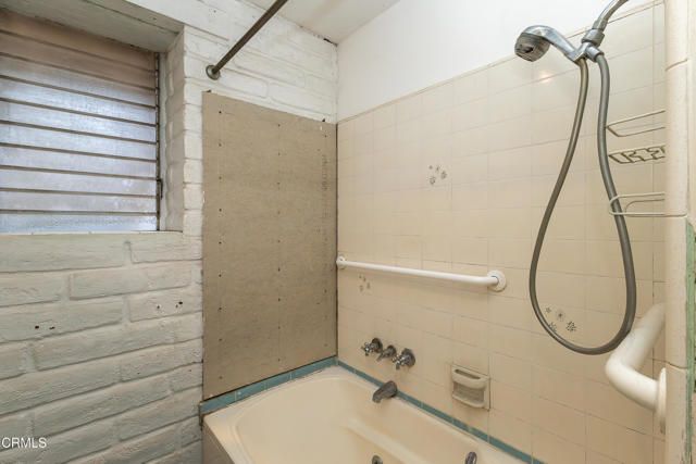 10646 Samoa Avenue, Los Angeles, CA 91042