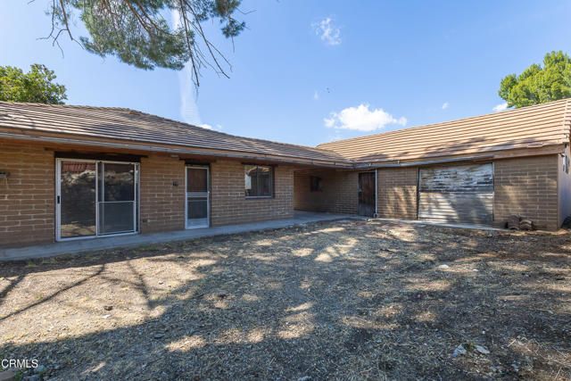 10646 Samoa Avenue, Los Angeles, CA 91042