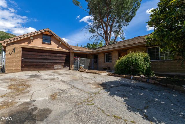 10646 Samoa Avenue, Los Angeles, CA 91042
