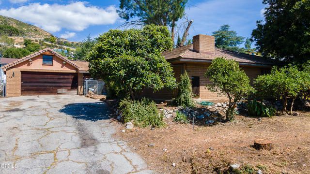 10646 Samoa Avenue, Los Angeles, CA 91042
