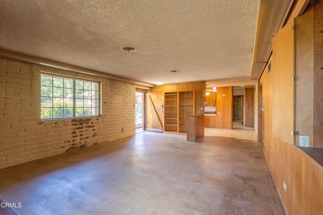 10646 Samoa Avenue, Los Angeles, CA 91042