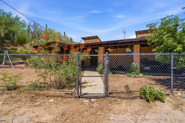 5635 N Via Latigo, Tucson, AZ 85704
