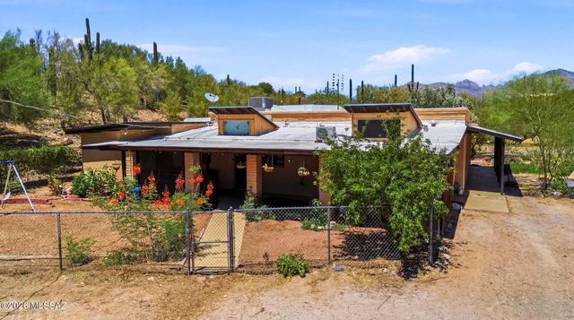 5635 N Via Latigo, Tucson, AZ 85704