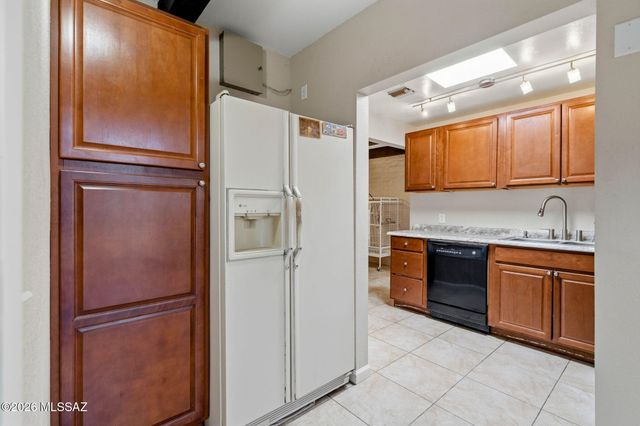 5635 N Via Latigo, Tucson, AZ 85704