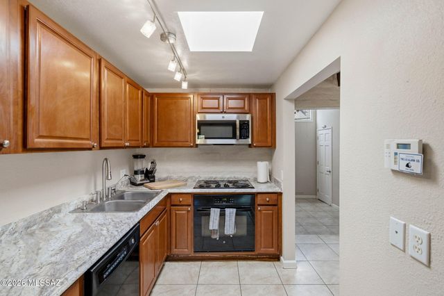 5635 N Via Latigo, Tucson, AZ 85704