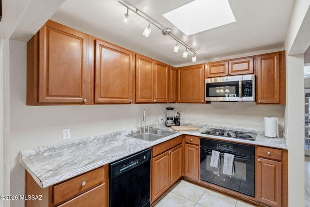 5635 N Via Latigo, Tucson, AZ 85704