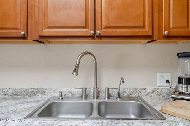 5635 N Via Latigo, Tucson, AZ 85704